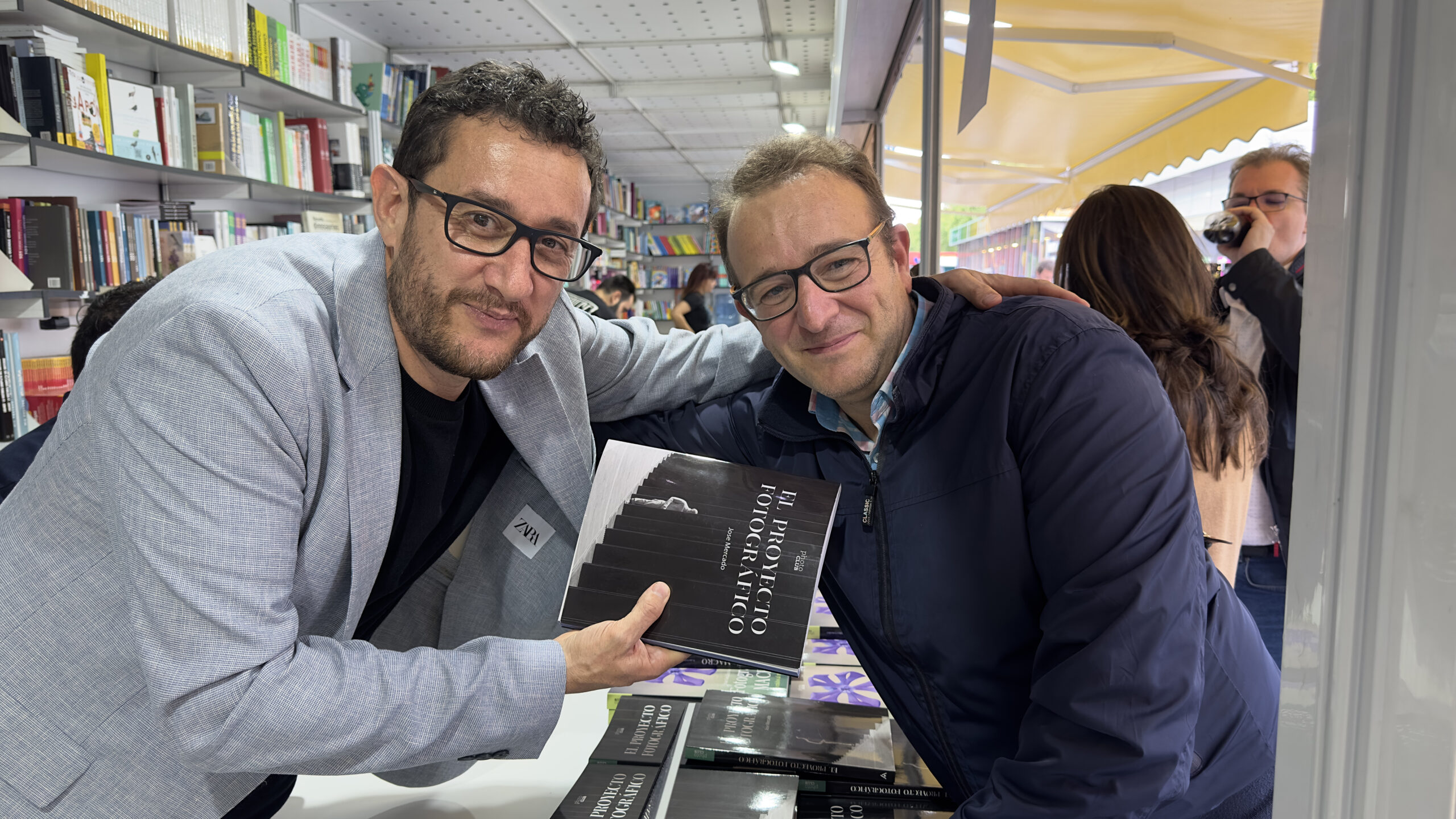 En este momento estás viendo Firma de libros en la Feria del Libro de Madrid